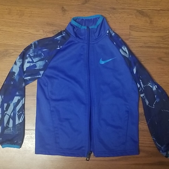 Nike Other - Boys size 6 lightweight zip down jacket